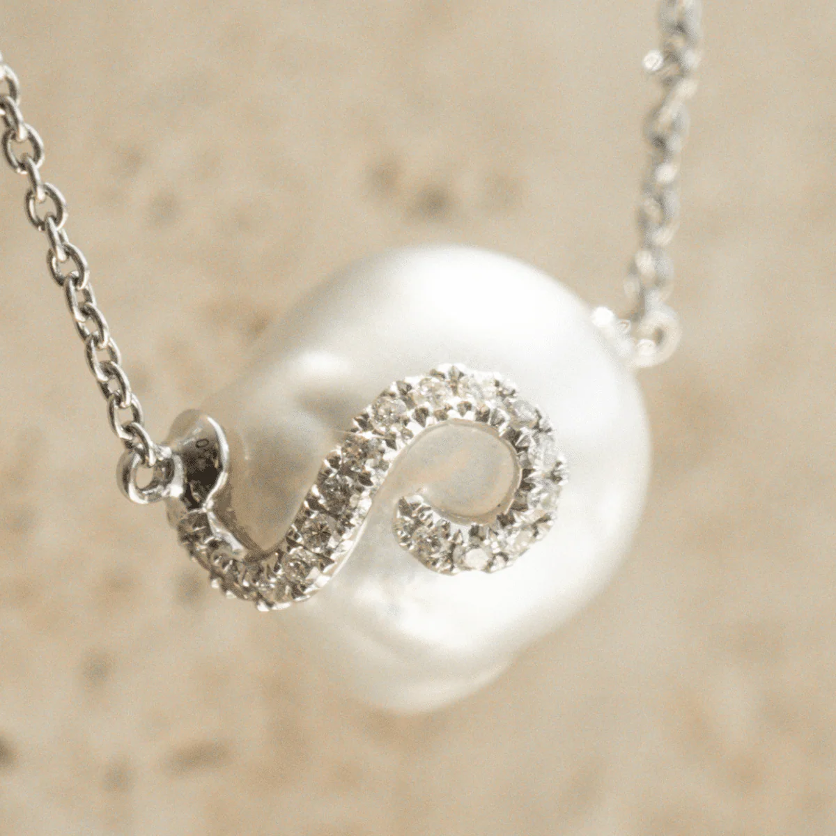 Baroque Necklace 15mm A1+ 18ct White Gold Diamonds 16=0.14ct H/SI - Image 2