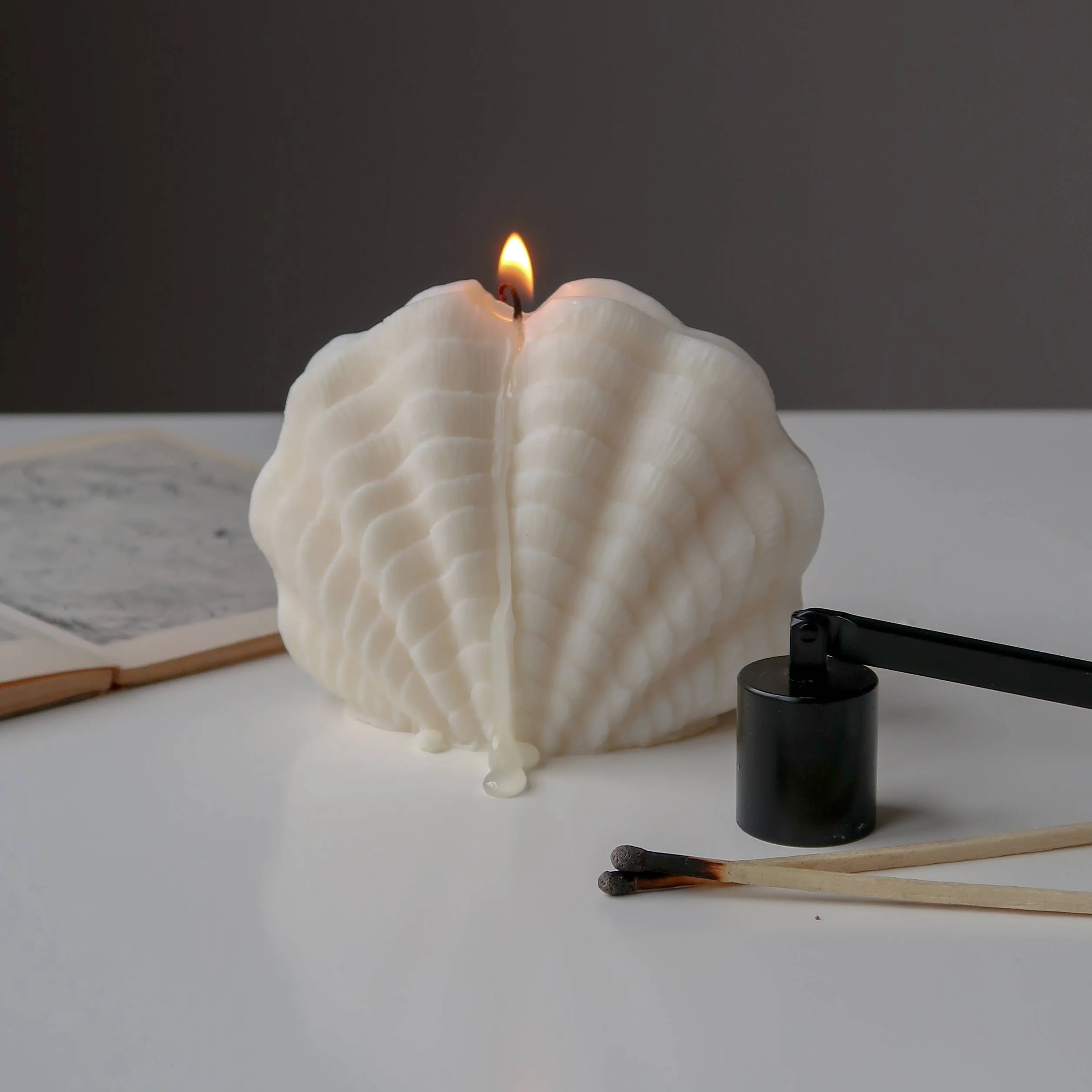 Clam Shell Candle | Coastal Decor