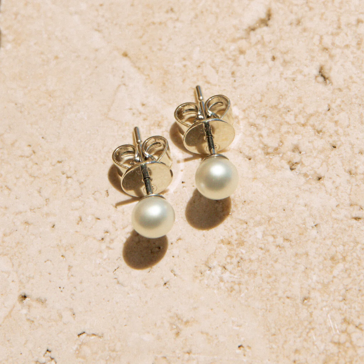 Classic Studs Australian South Sea Cygnet Bay Keshi 4mm A 18ct Yellow Gold - Image 3