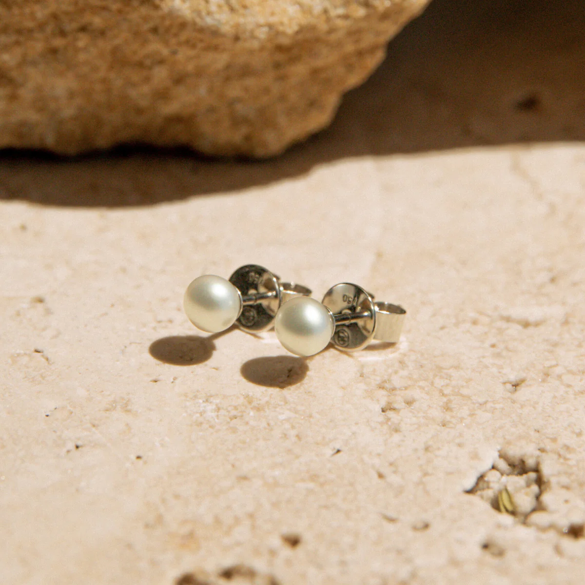 Classic Studs Australian South Sea Cygnet Bay Keshi 4mm A 18ct Yellow Gold - Image 5