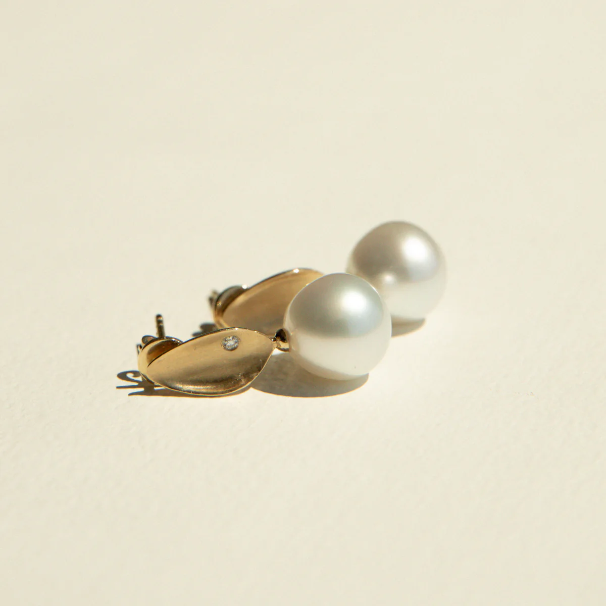 Dew Drop Studs Australian South Sea Cygnet Bay Semi Drop 10.5mm A3/B1 Diamonds 2=0.05ct H/SI 18ct Yellow Gold - Image 2