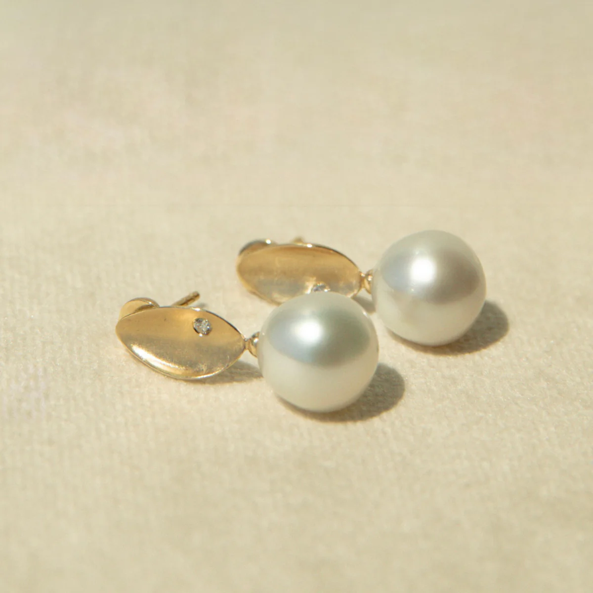 Dew Drop Studs Australian South Sea Cygnet Bay Semi Drop 10.5mm A3/B1 Diamonds 2=0.05ct H/SI 18ct Yellow Gold - Image 3