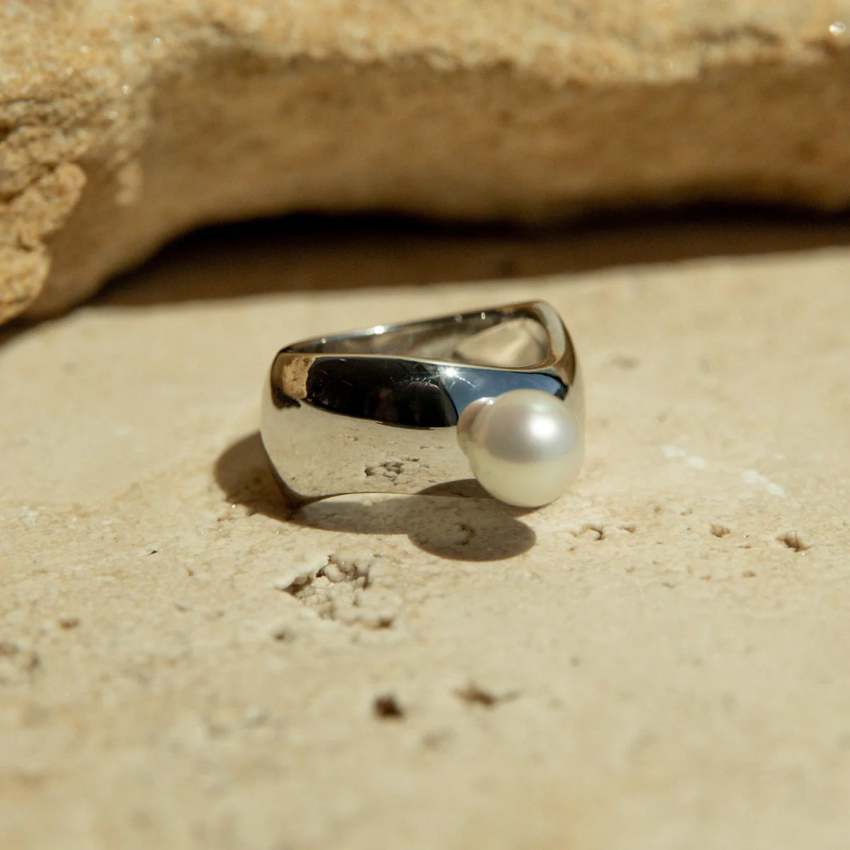 Ebb Wide Ring Australian Akoya Broken Bay 7.5mm AA - Image 3