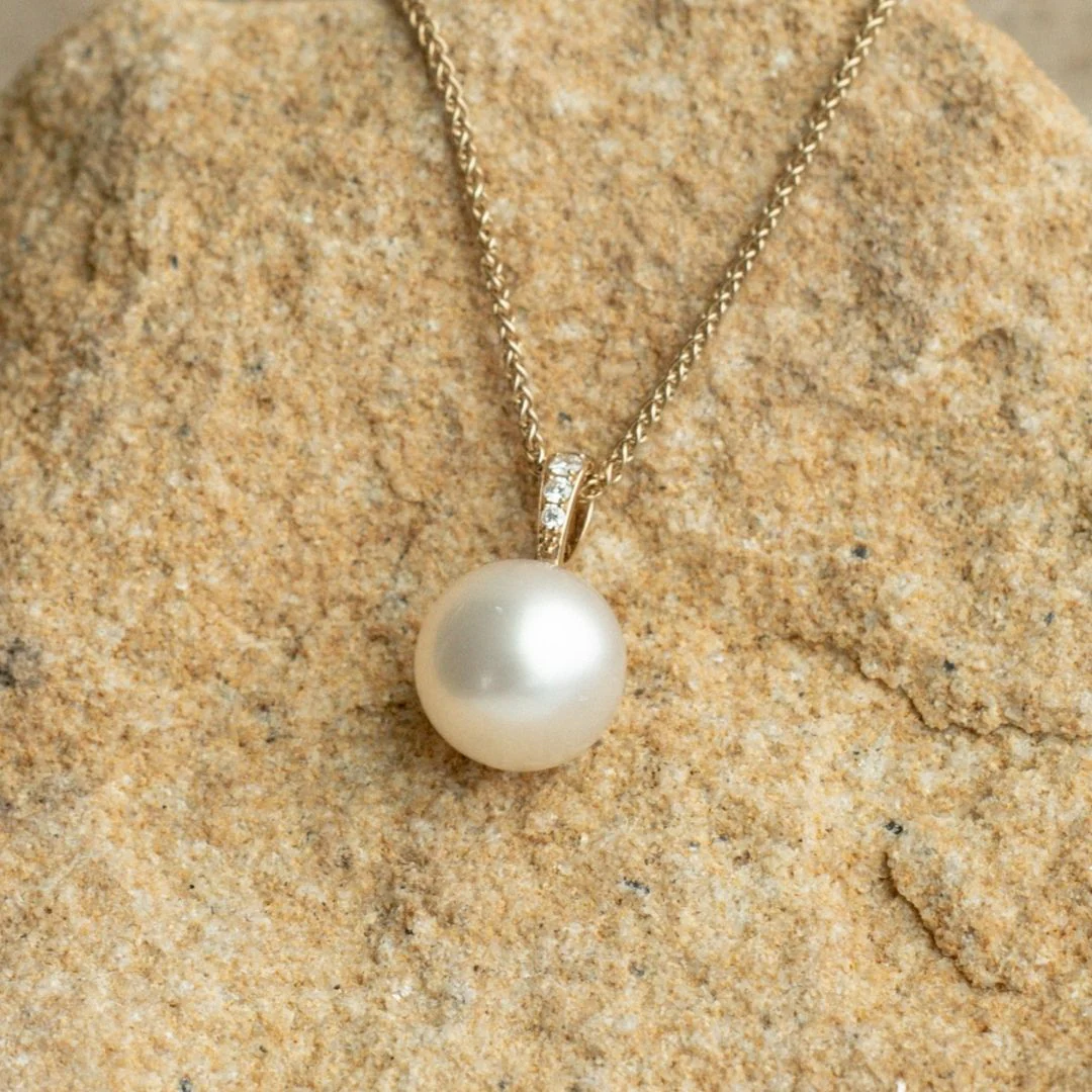 Eternal Petite Pendant Australian South Sea Cygnet Bay Round 11mm A3 Diamonds 3=0.06ct H/SI