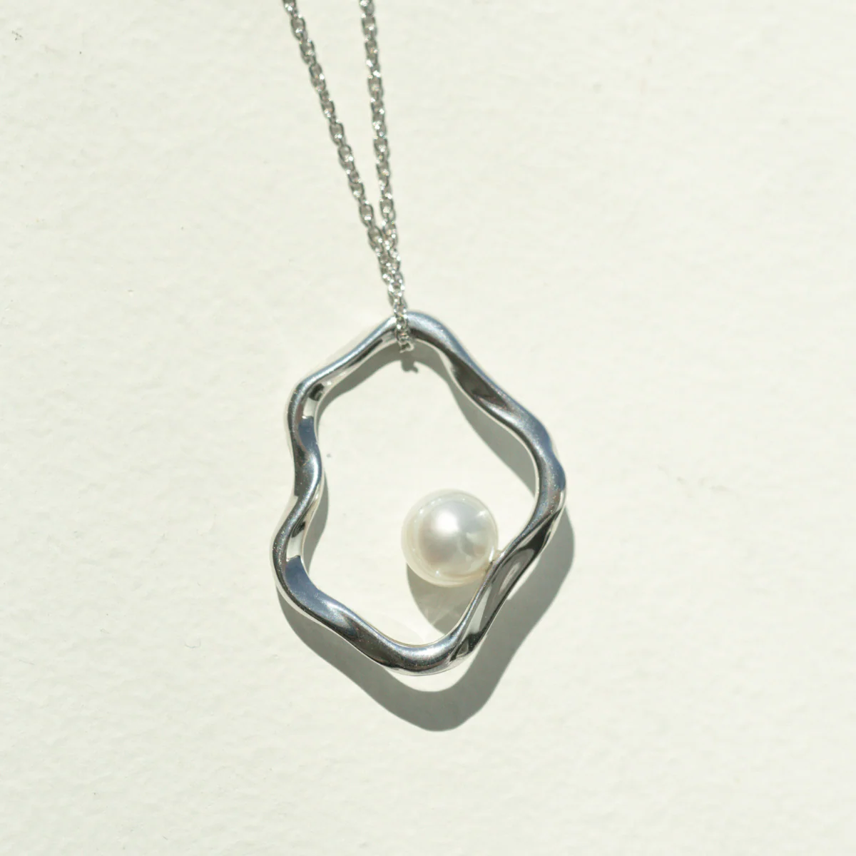 Flow Pendant Australian Akoya Broken Bay 7mm AA - Image 3