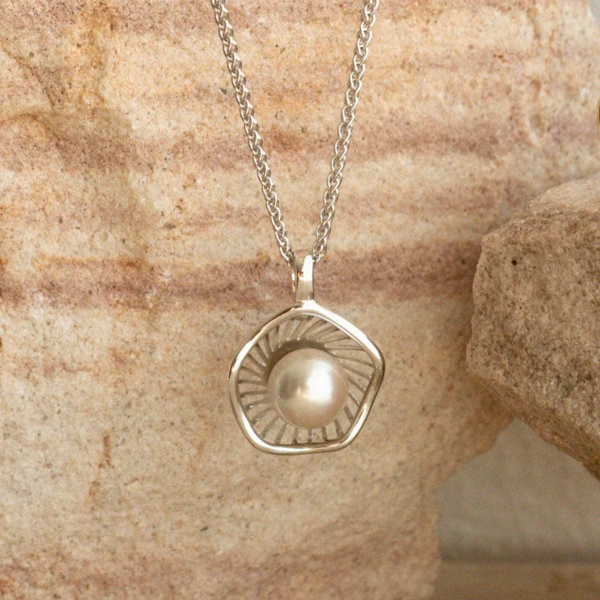 Mangrove Lily Pendant Australian Akoya Broken Bay 7mm AAA - Image 5