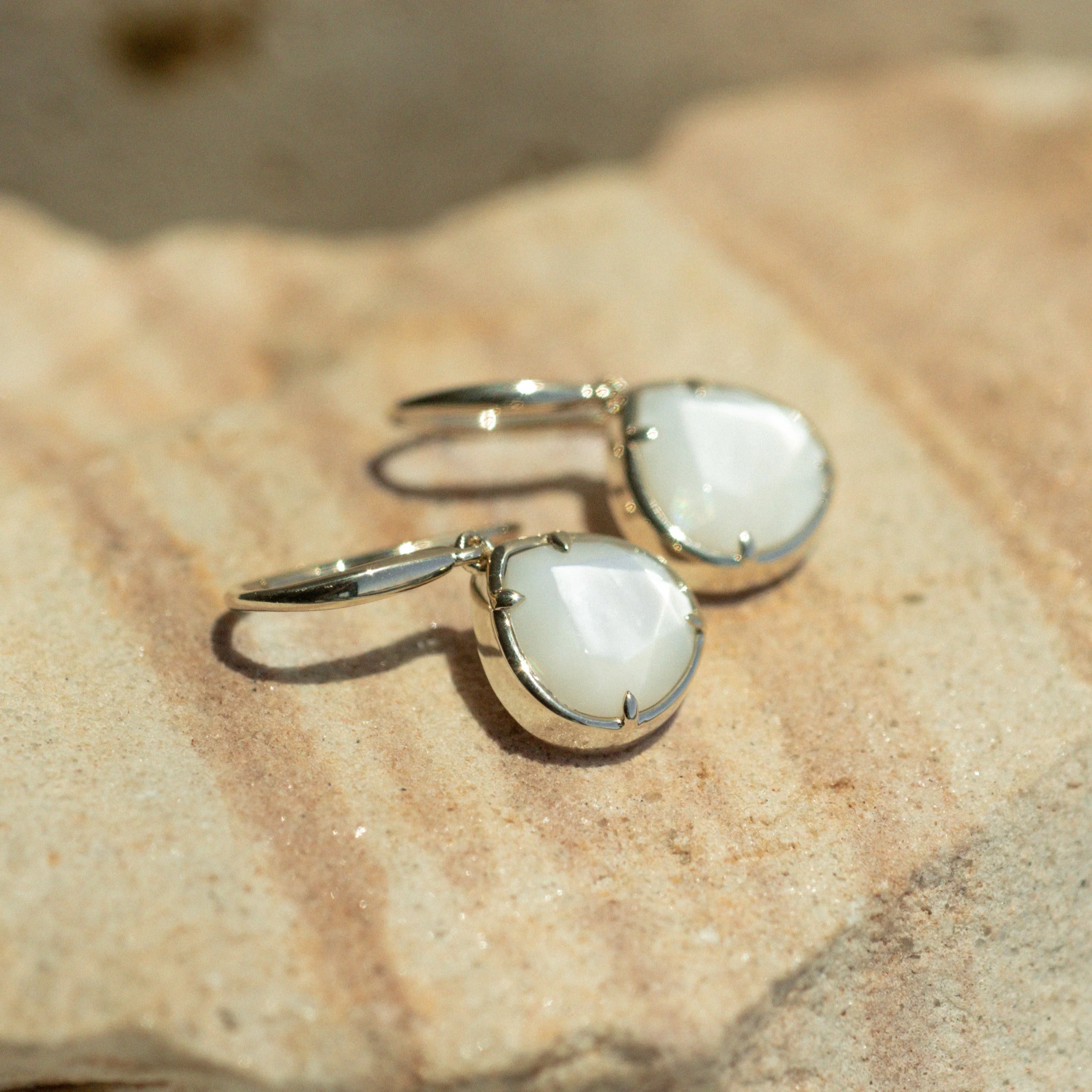 Radiance Mother Of Pearl Pear Shape Hooks 9ct Yellow Gold - Image 5