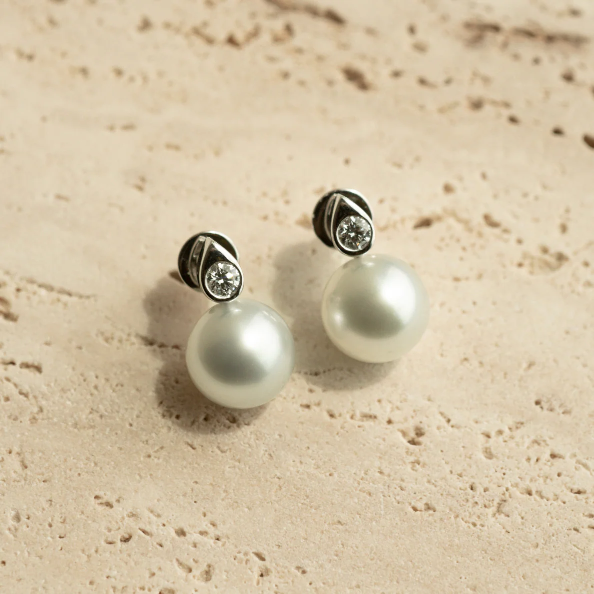 Simplicity Studs Australian South Sea Cygnet Bay Round 10.5mm A2 Diamonds 2=0.30ct H/SI 18ct Yellow Gold - Image 2