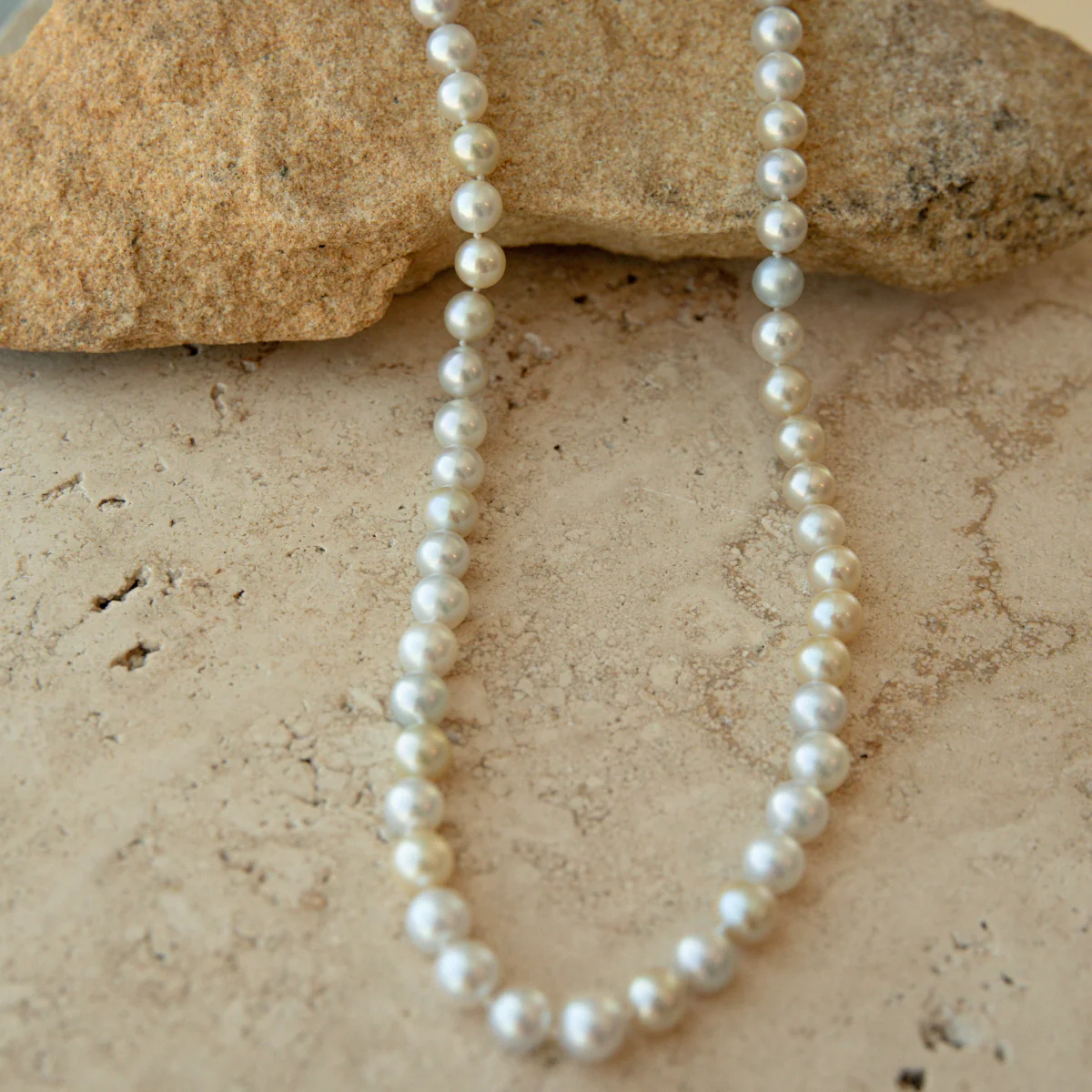 Strand Necklace Australian Akoya Broken Bay 7.5mm Multi Colour AAA 60pc 9ct White Gold 51cm