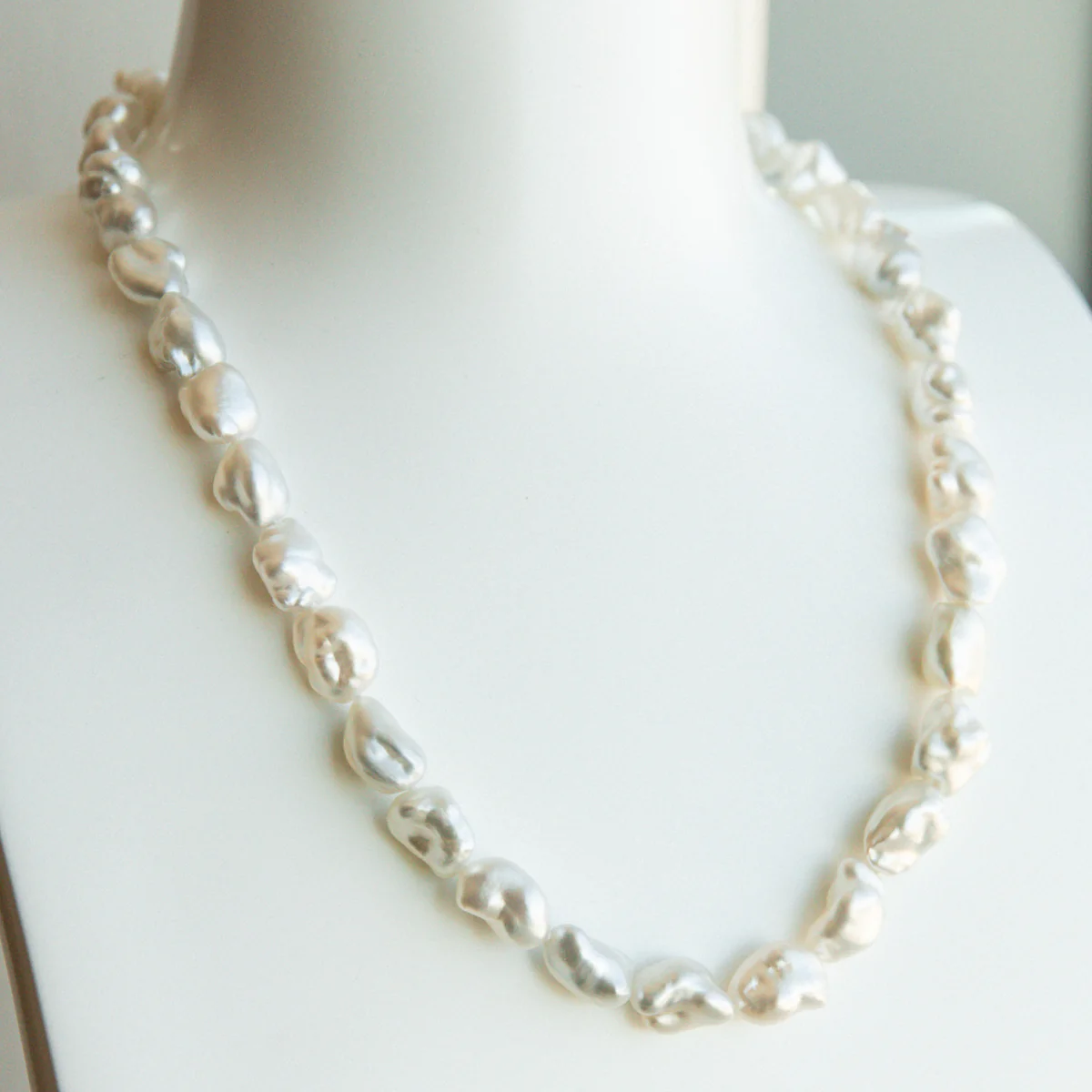 Strand Necklace Australian South Sea Cygnet Bay Keshi 9mm A 35 pcs 45cm 18ct White Gold - Image 2